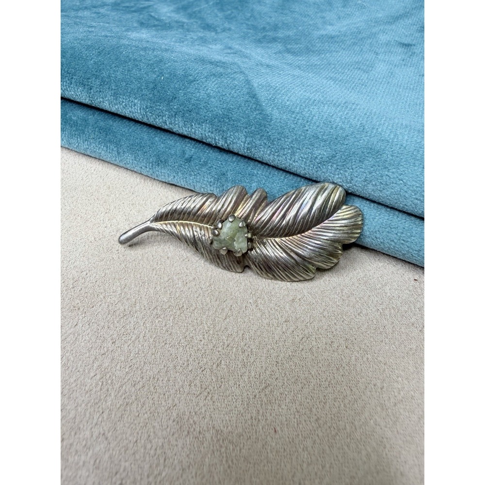 Vintage Silver Plated Feather Brooch Pin with Faux‎ Raw Stone Accent